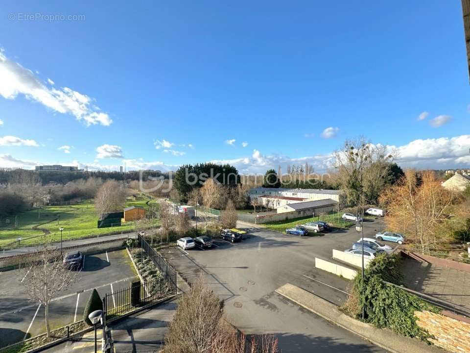 Appartement à SAINTRY-SUR-SEINE