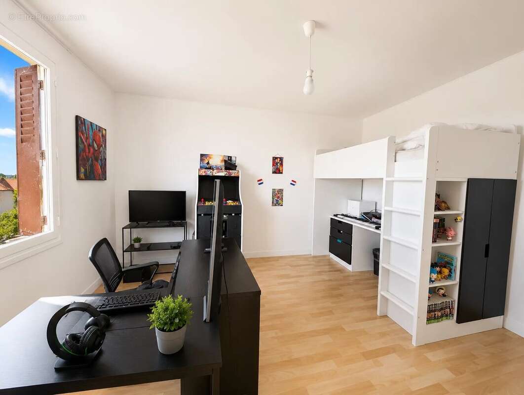 Réf 2282 - Maison briarde – 3 chambres + jardin - photo 8