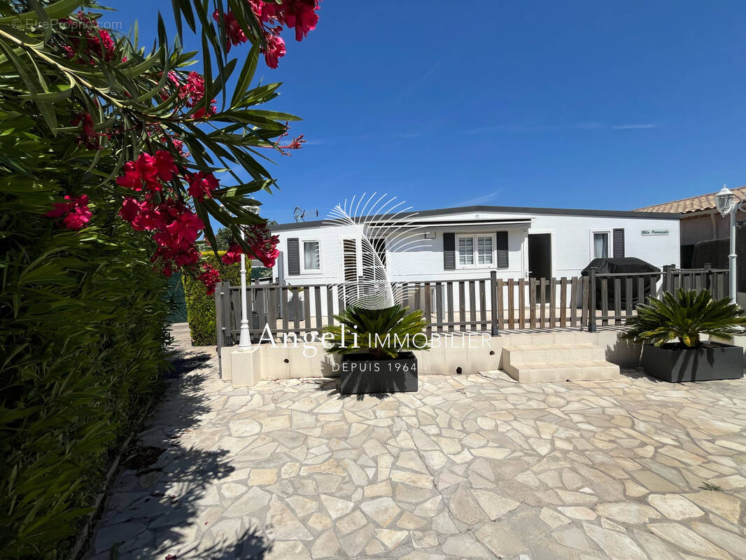 Maison à ROQUEBRUNE-SUR-ARGENS