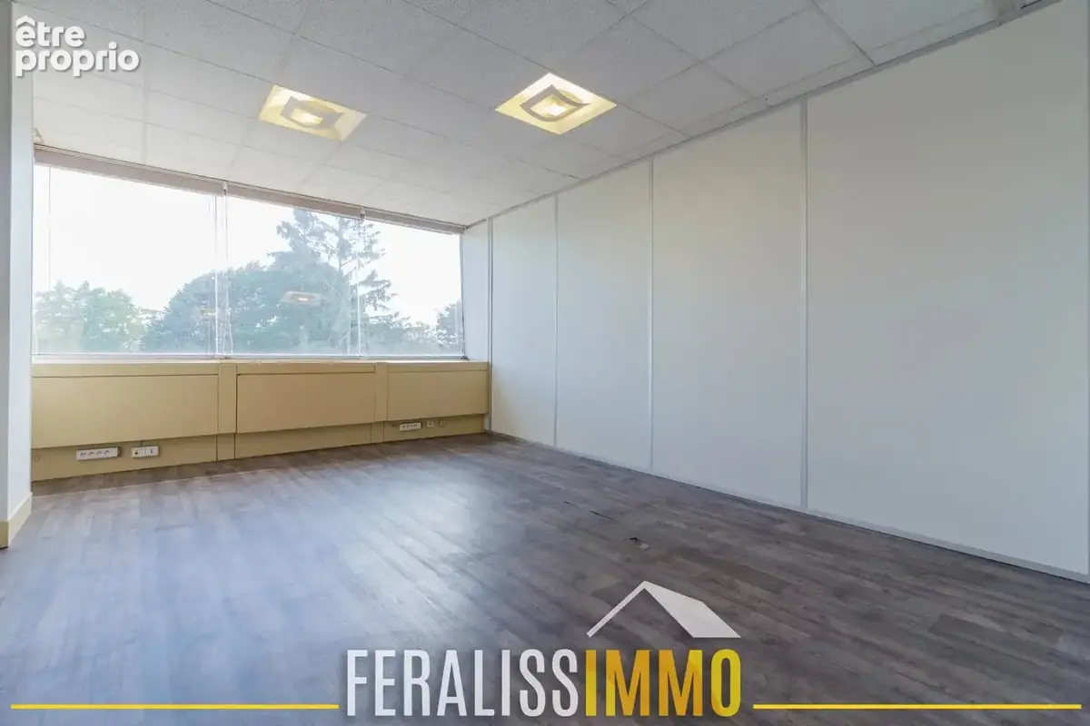Cergy Préfecture Bureaux 265 m2 rendement élevé ! - photo 10