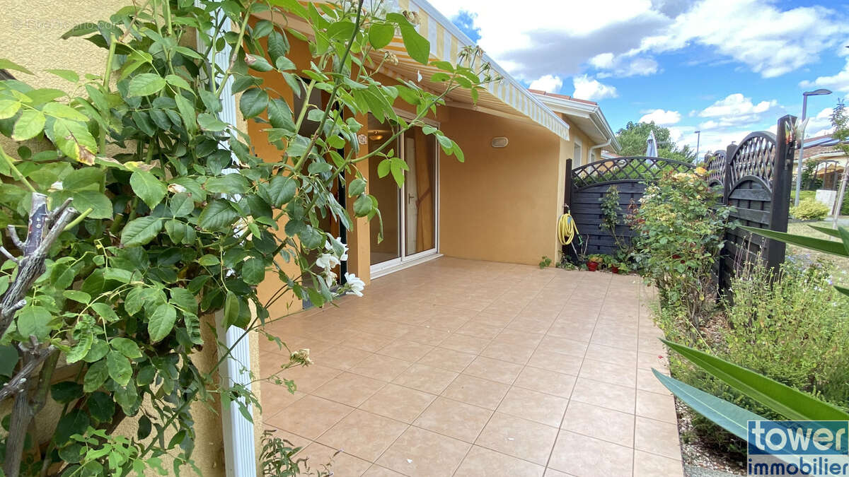 Maison à LOMBEZ