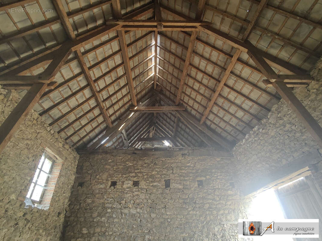 Maison à SAINT-MAURICE-PRES-PIONSAT