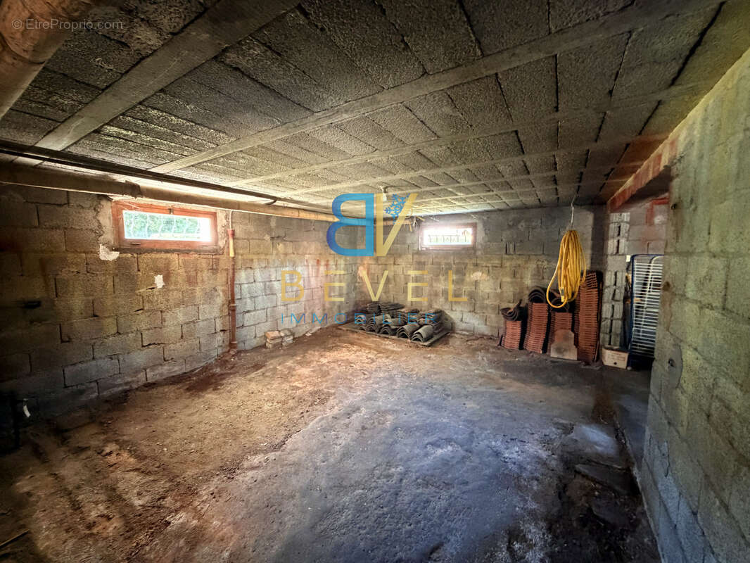 (73) SAINT-JEAN DE MAURIENNE - Maison fort potentiel - Emplacement stratégique - Remise en vente - photo 22