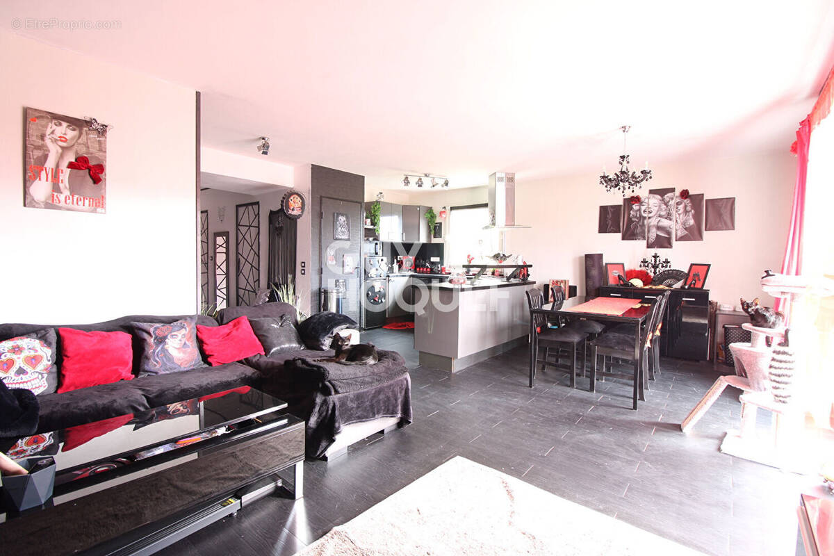 Appartement à BRIE-COMTE-ROBERT