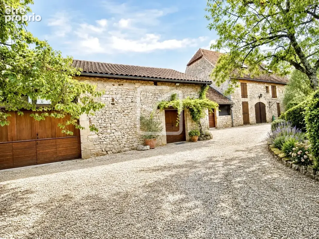 Photo Maison à Reilhaguet au prix de 365 000€