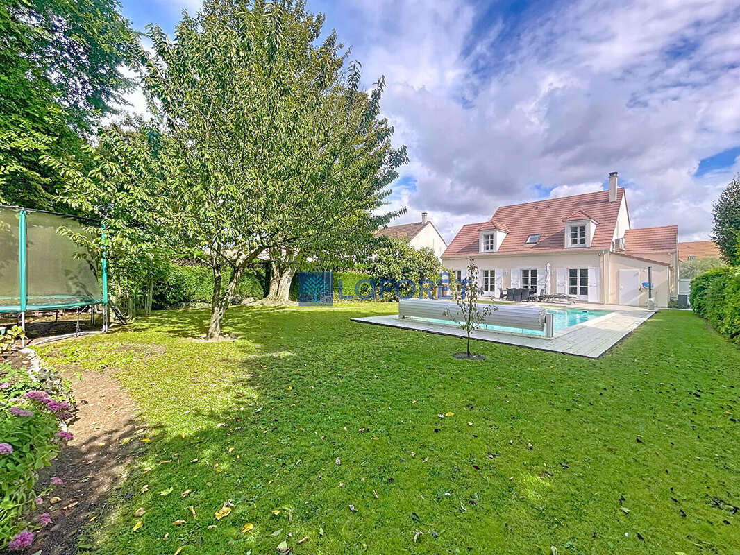 Maison à SAINT-PIERRE-DU-PERRAY