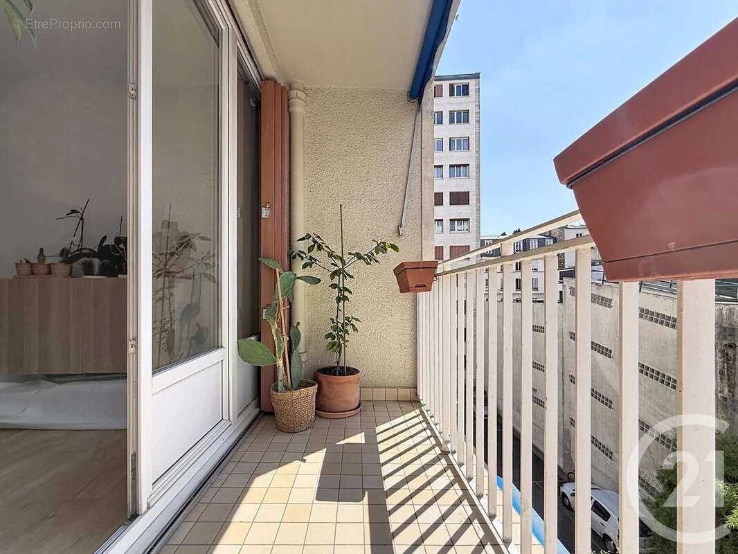Appartement à PARIS-20E