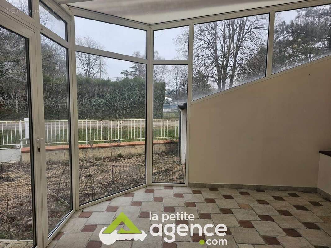 Maison à DUN-SUR-AURON