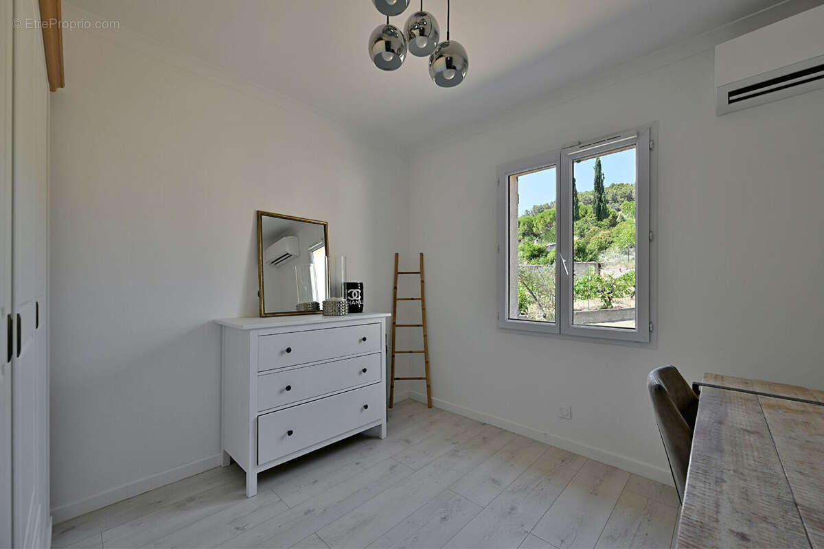 Villa Nages Et Solorgues 5 pièces 113 m2-1628 m2 + garage et piscine - photo 13