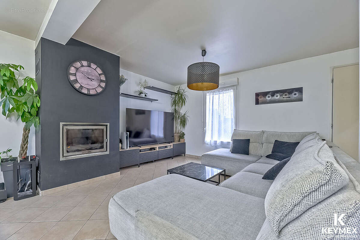 Maison à SAINTE-GENEVIEVE