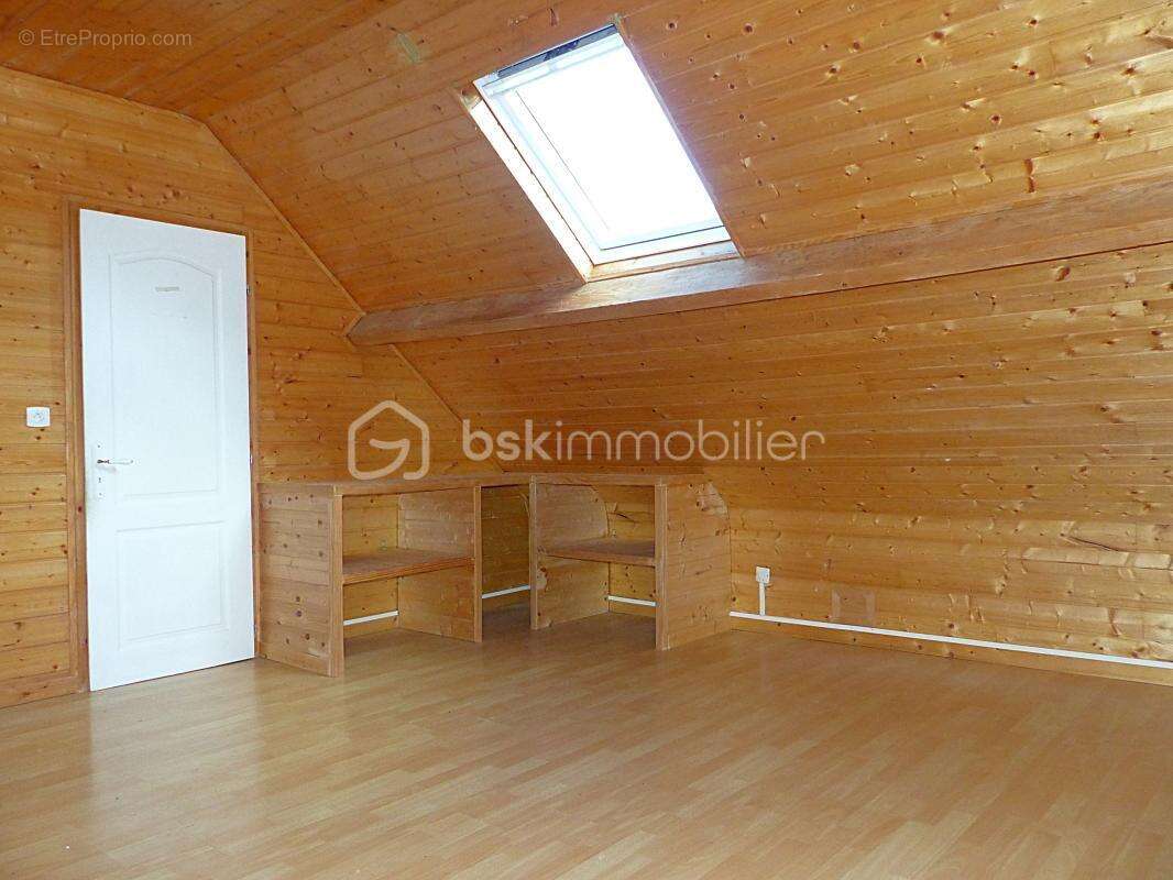 Maison à AILLANT-SUR-THOLON