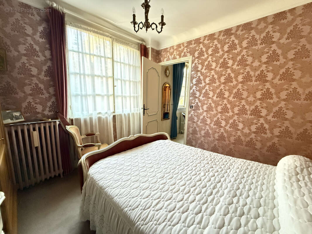 Maison à LA MONNERIE-LE-MONTEL