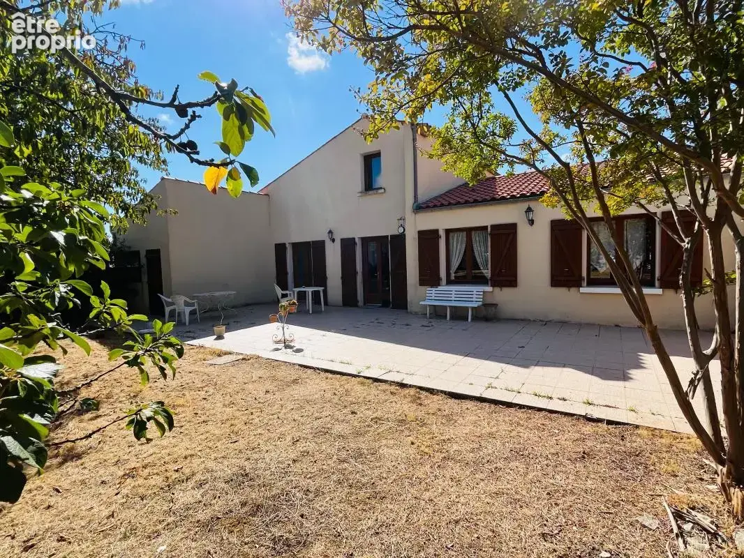 Maison à LA JARRIE