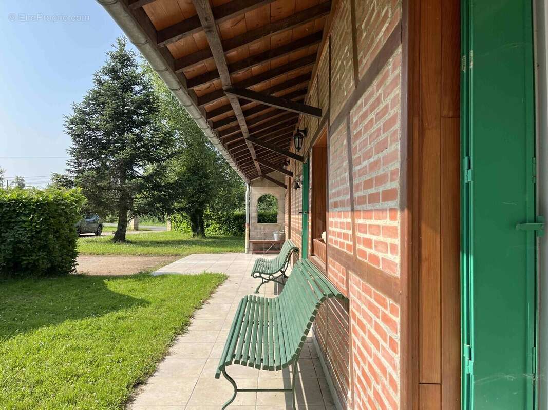 Maison à MONTPONT-EN-BRESSE