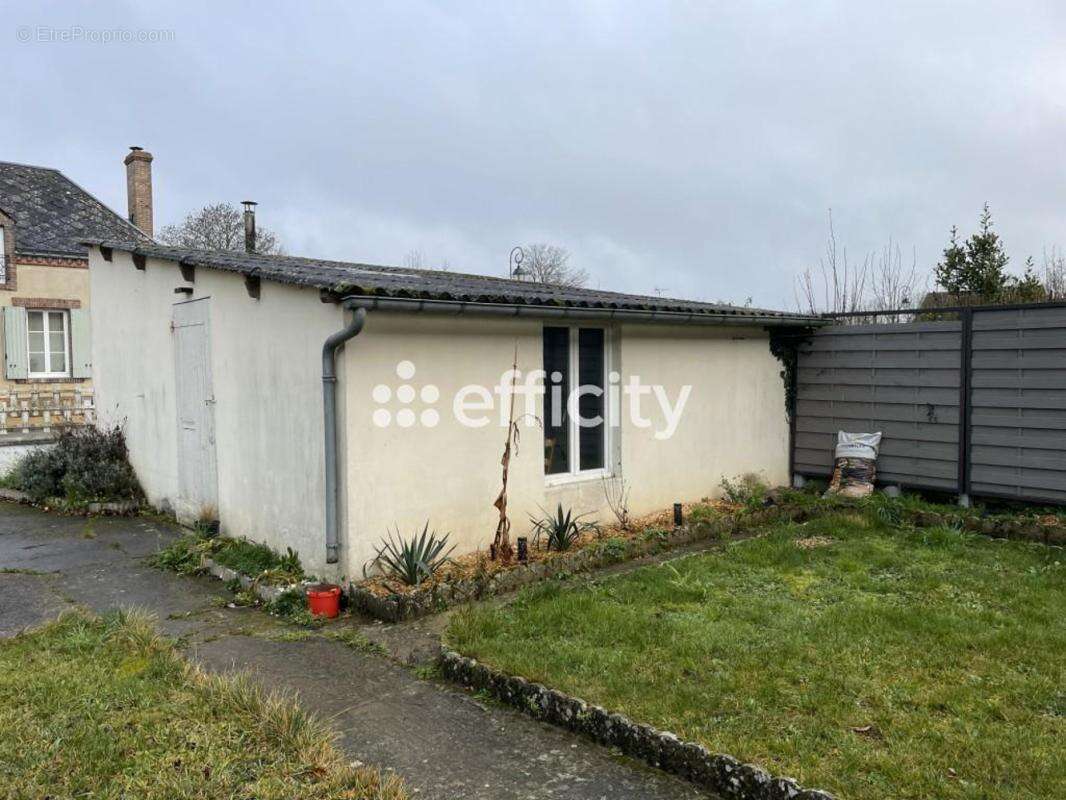 Maison à SAINT-ULPHACE