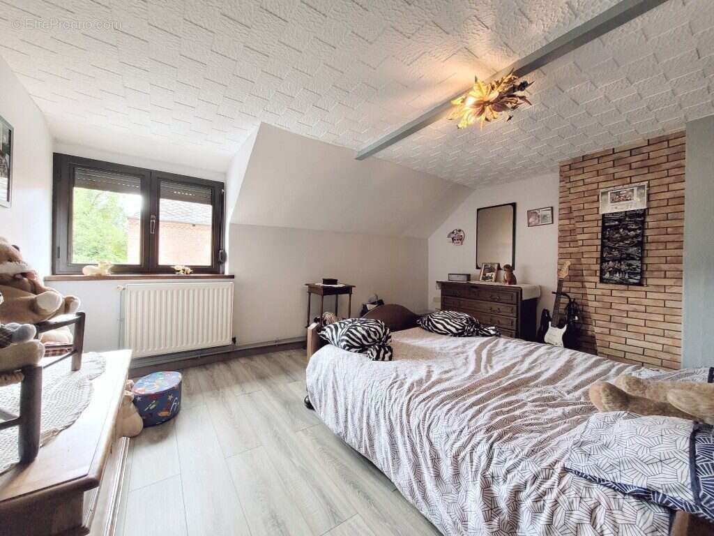 Maison 160 m² à Solre-Le-Chateau  - photo 3