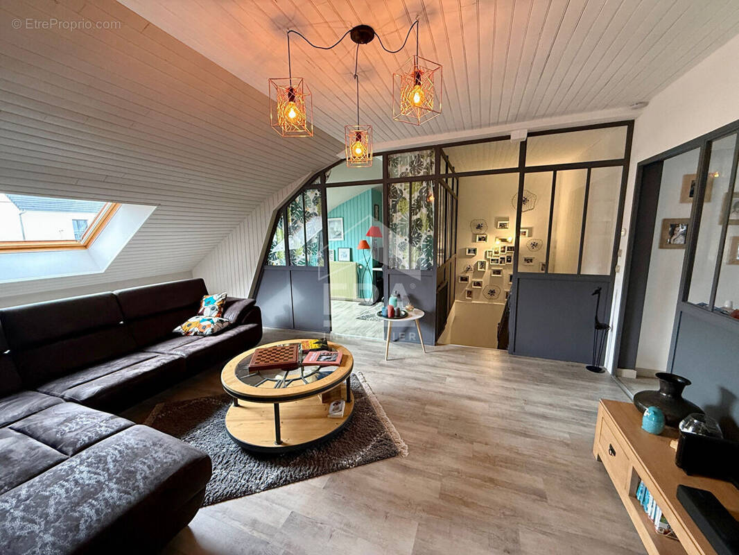 Maison à LES CLAYES-SOUS-BOIS