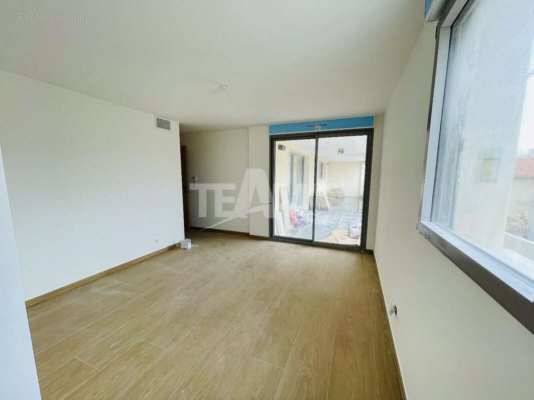 RARE Appartement Type 4 avec parking quartier Corniche Prestation haute de gamme - photo 4