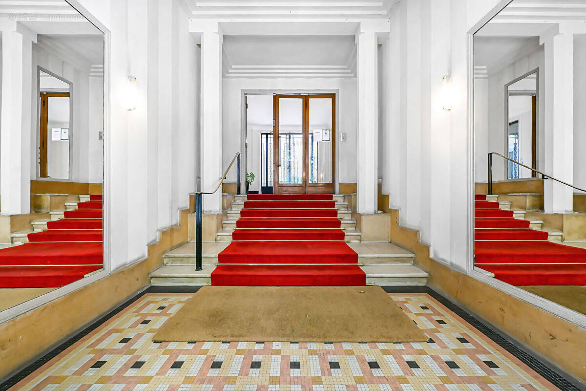 Appartement à PARIS-16E