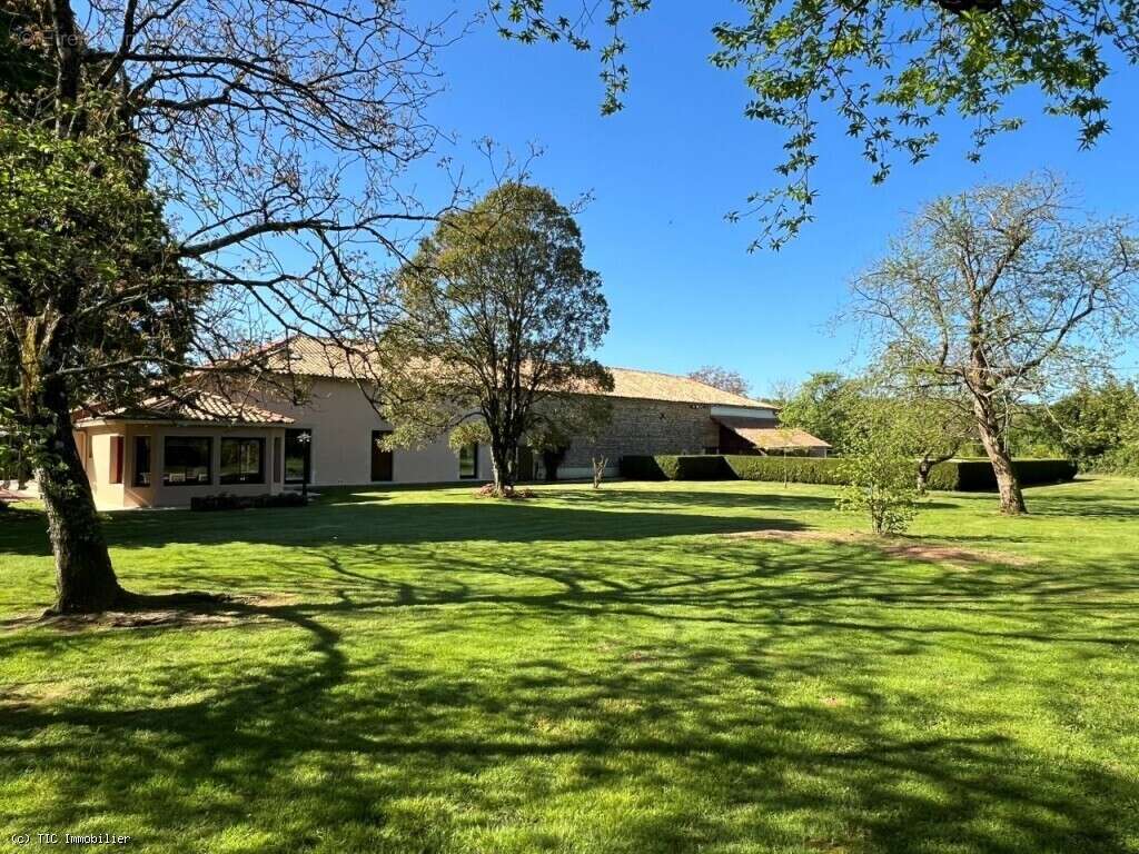 Maison à SAUZE-VAUSSAIS