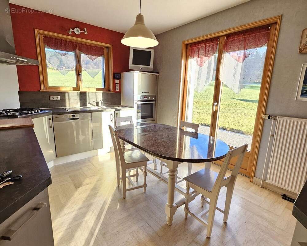 Maison à LE SYNDICAT