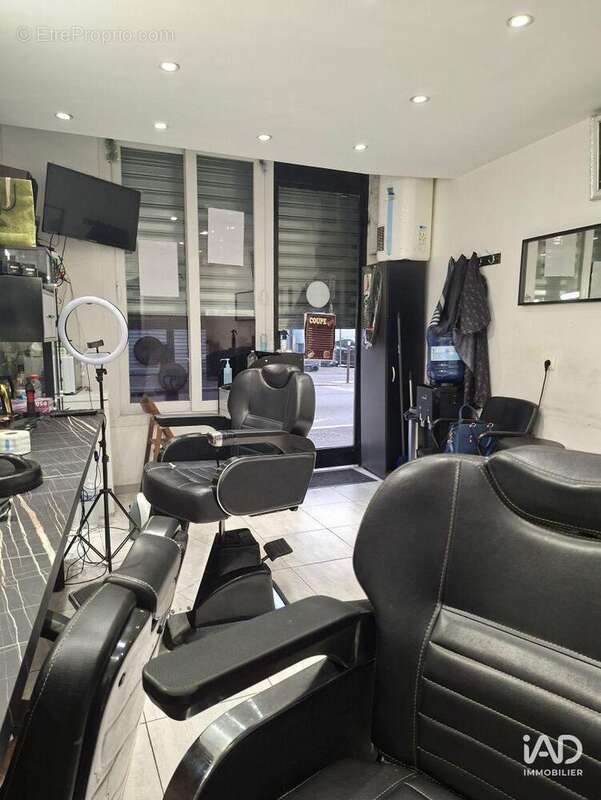 Photo 2 - Commerce à SAINT-DENIS