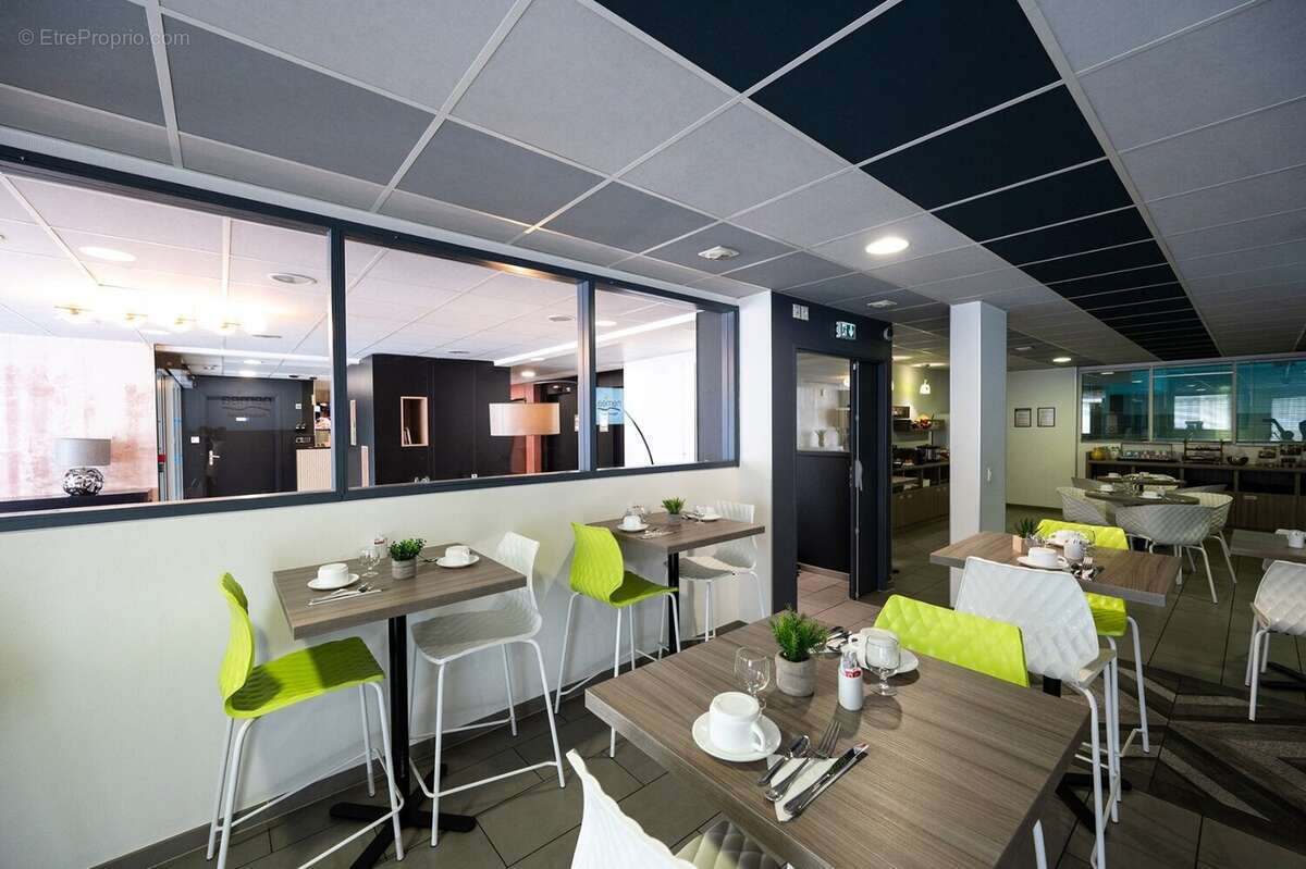 INVESTISSEMENT LOCATIF  Tours  Résidence d'Affaires et Tourisme Nemea Appart'Hotel Quai Victor Tours Centre - 6,02% de rentabi - photo 9