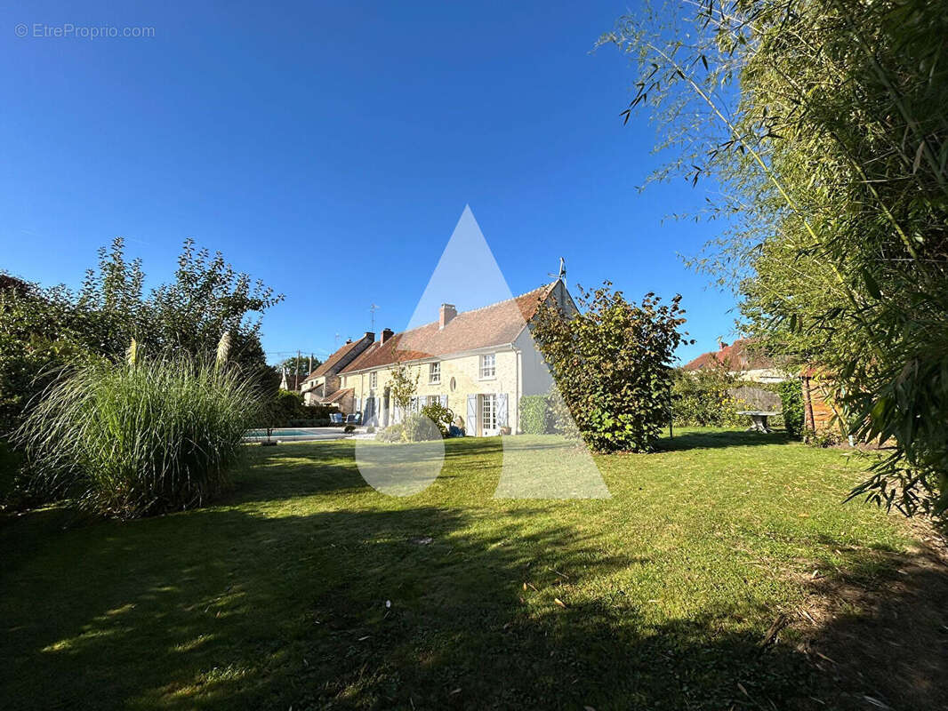 Maison à SAINT-GERMAIN-SOUS-DOUE