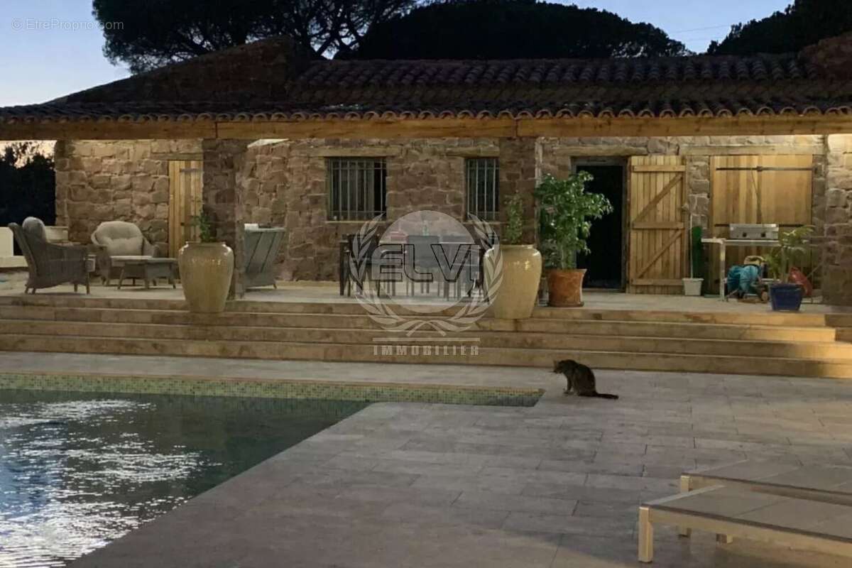 Maison à ROQUEBRUNE-SUR-ARGENS