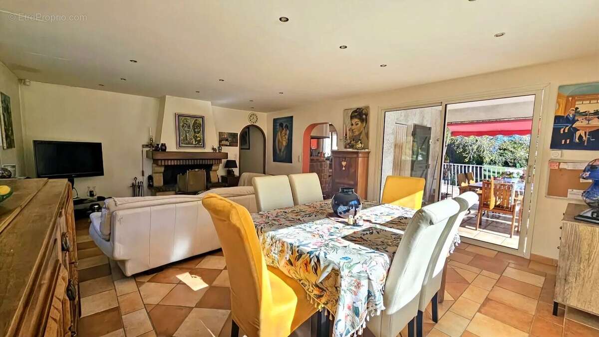 Maison à PLAN-D&#039;AUPS-SAINTE-BAUME