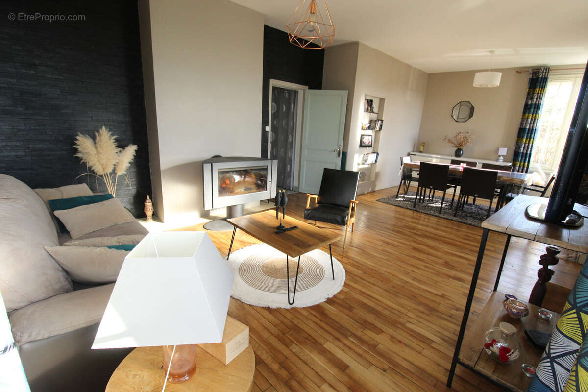 Maison à JOUET-SUR-L'AUBOIS