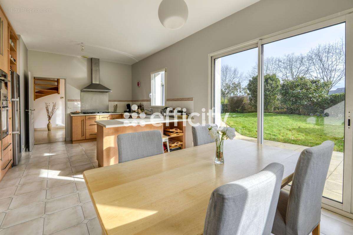 Maison 255 m² à Carquefou  - photo 8