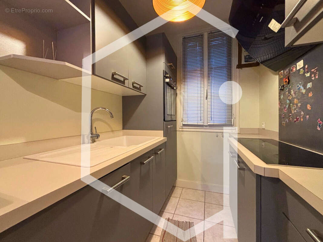 Appartement à LA GARENNE-COLOMBES