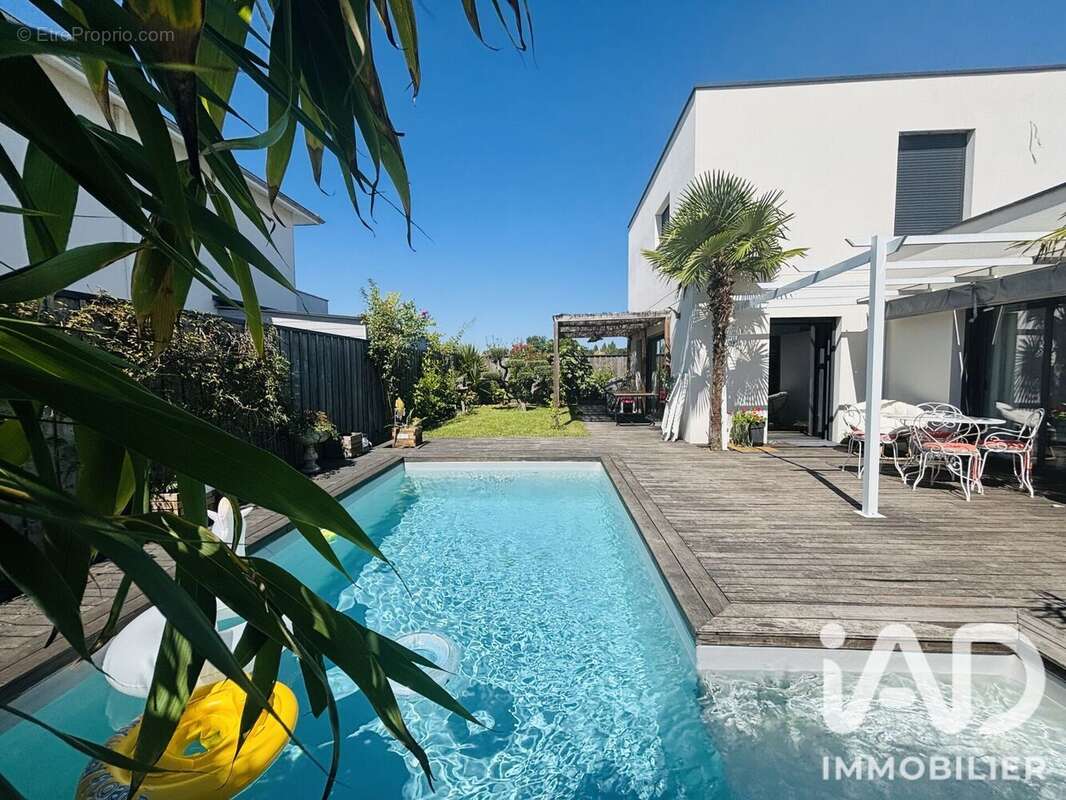Maison 128 m² à Artigues-Pres-Bordeaux  - photo 2