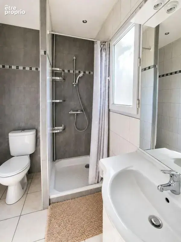 Une villa hors norme dans un écrin de verdure avec piscine  - photo 23