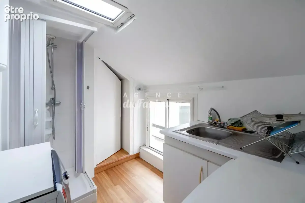 Duplex - rue du Faubourg Poissonnière / Paradis  - - photo 3