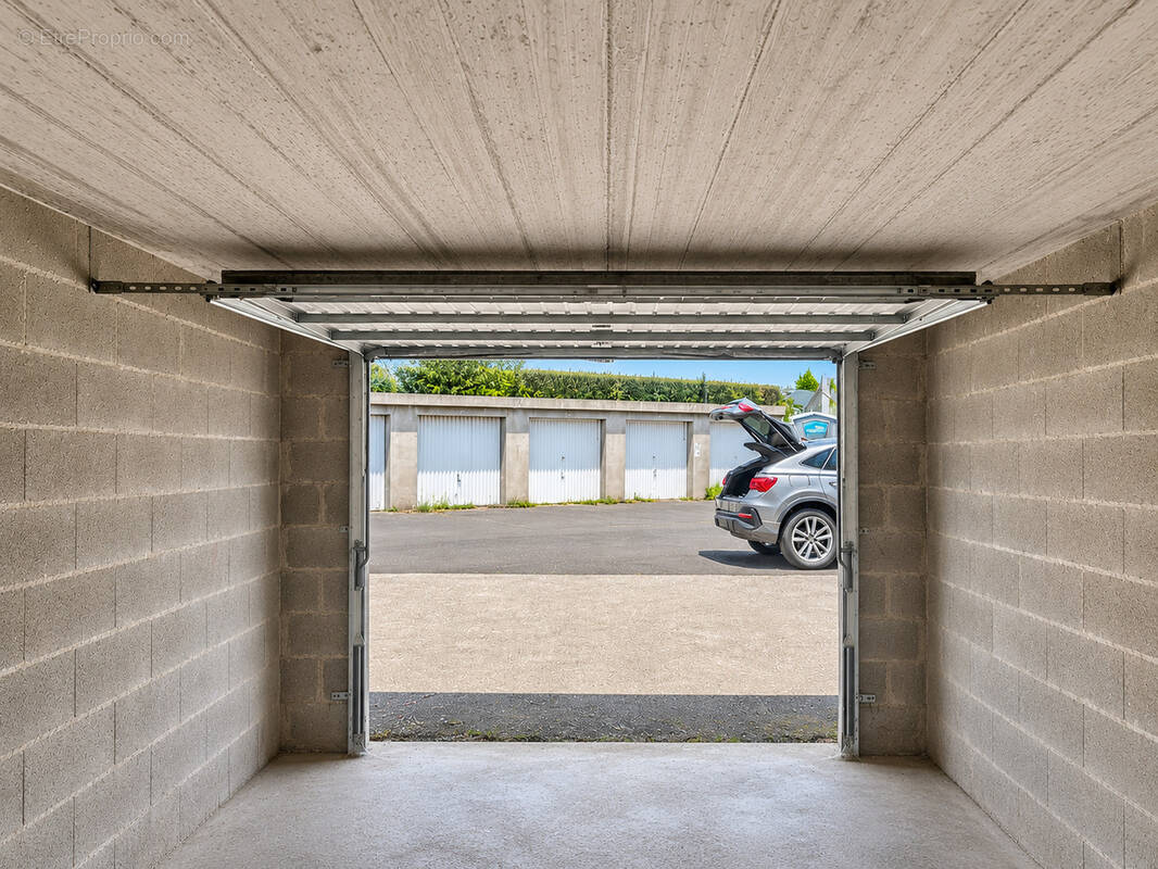 Parking à CLERMONT-FERRAND