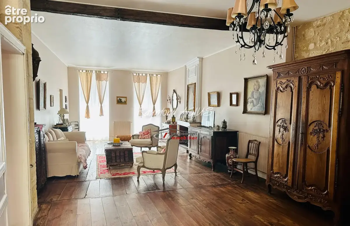 Elégante résidence de caractère du 18ème siècle avec cour et jardin - photo 8