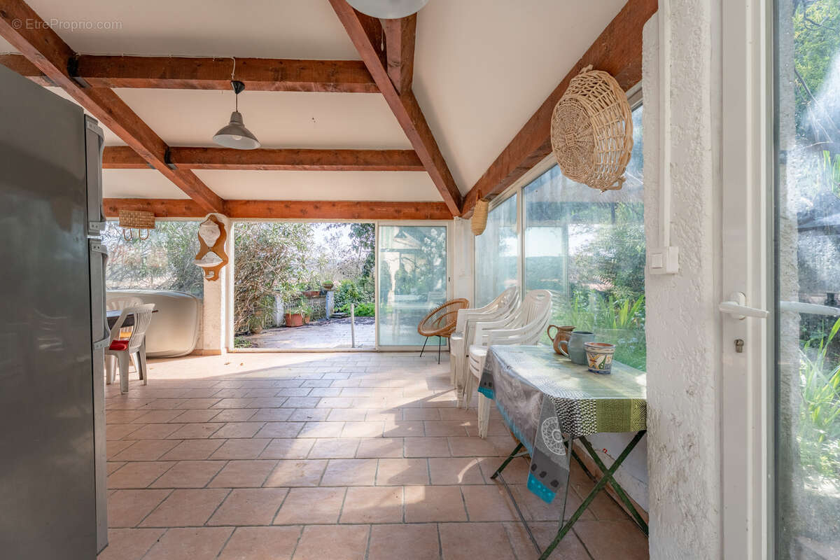 Maison à SIMIANE-COLLONGUE