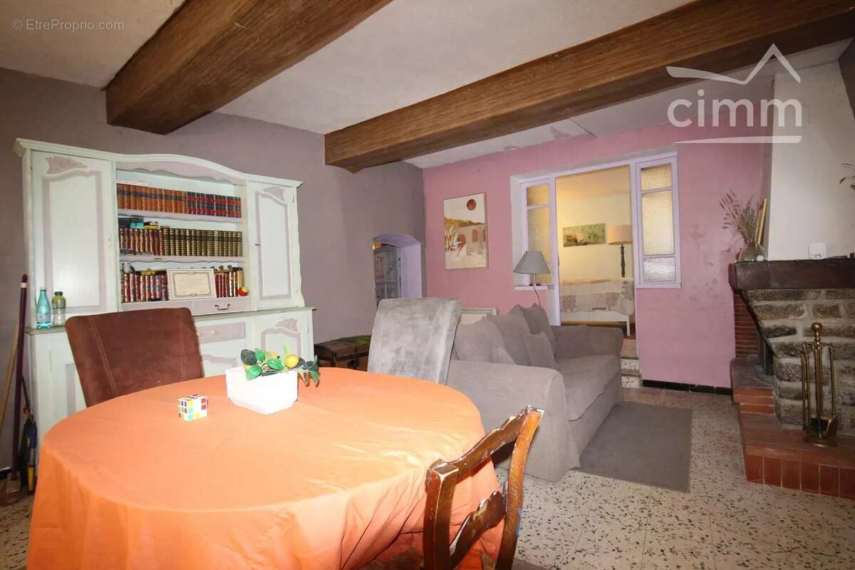 A vendre une maison de 150m² habitables avec un un jardin et une source - photo 17