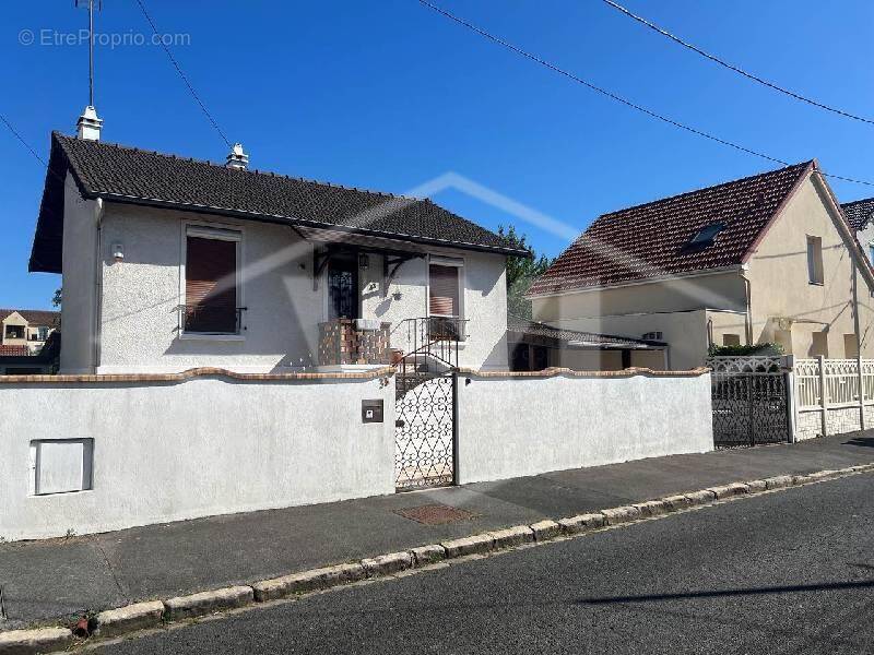 Maison à QUINCY-SOUS-SENART