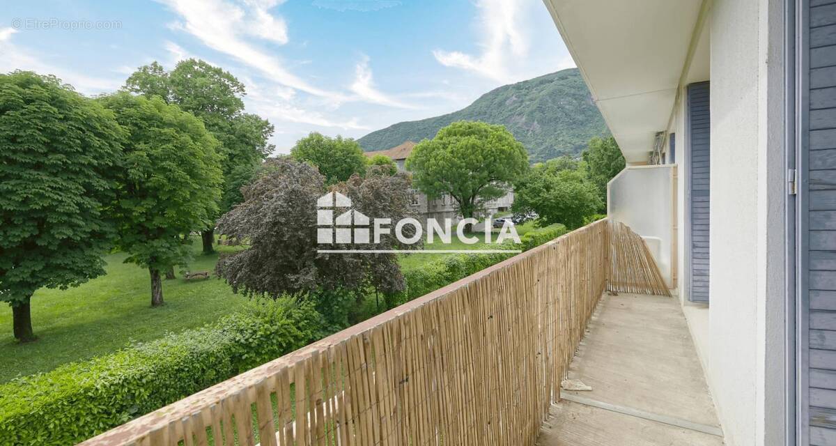 Appartement à MEYLAN