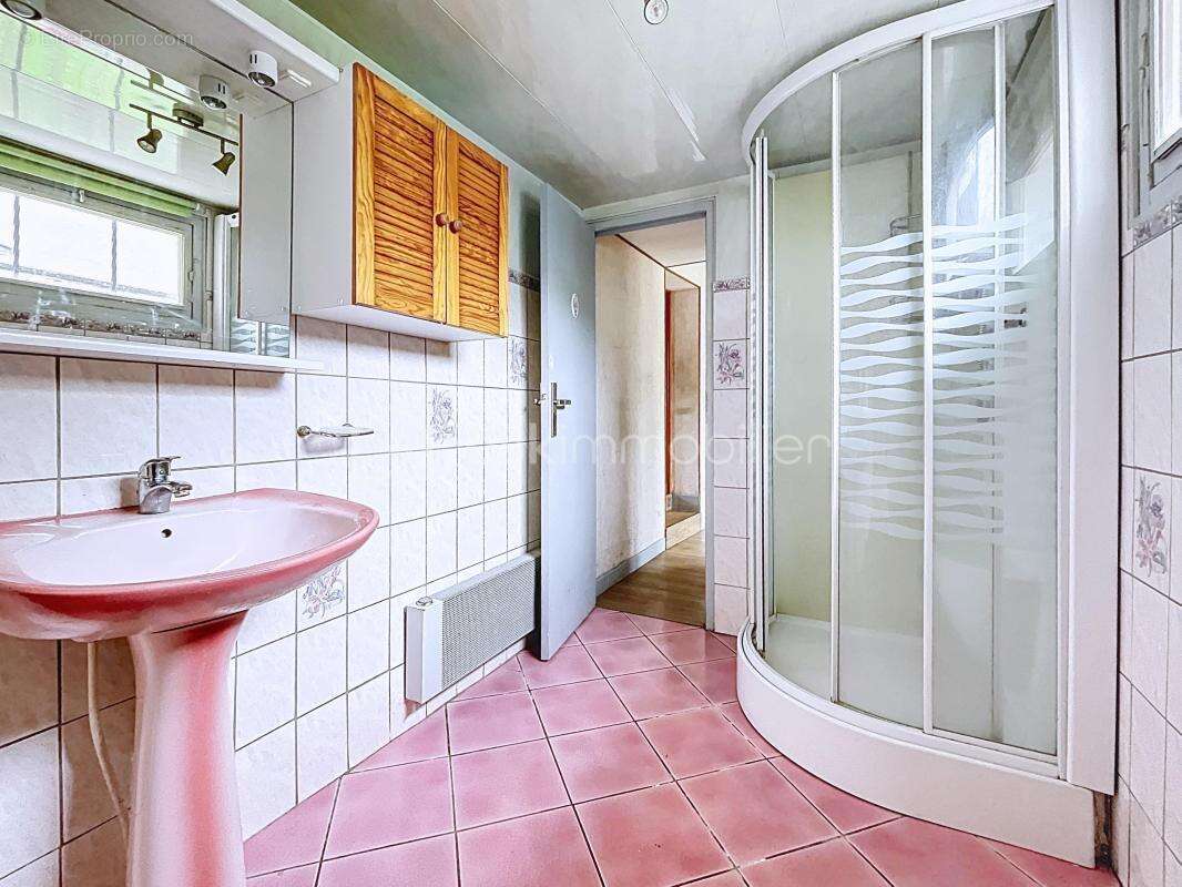 Maison à SAINT-ETIENNE-DU-ROUVRAY