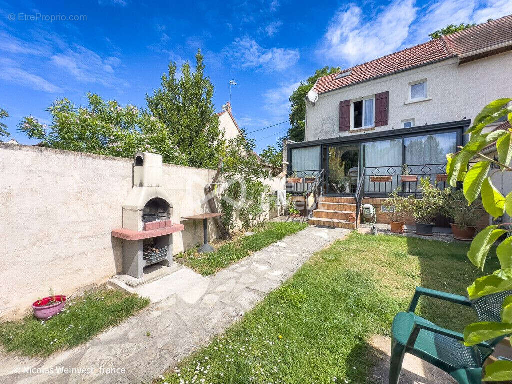 Maison 81 m² à Crouy-Sur-Ourcq  - photo 2