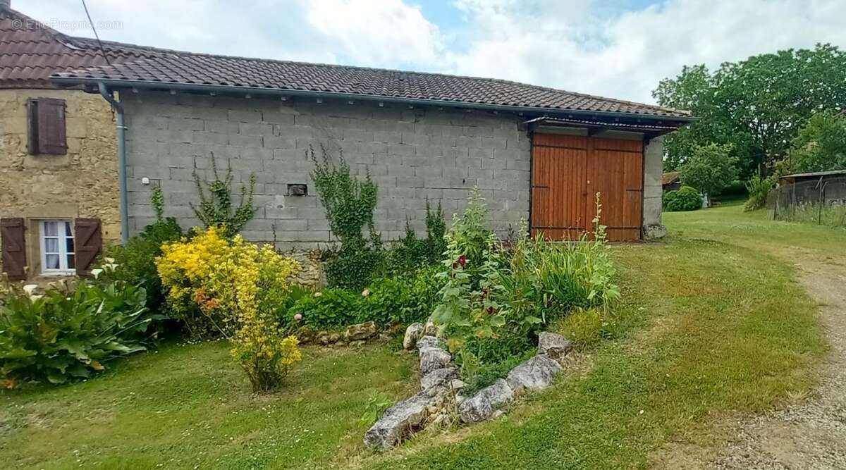 Maison à VIC-FEZENSAC