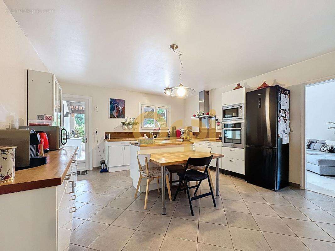 Maison à ROQUEBRUNE-SUR-ARGENS