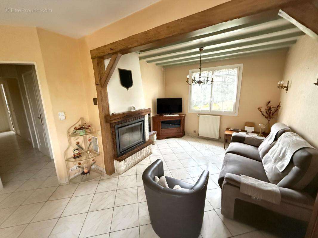 Maison à LES LANDES-GENUSSON