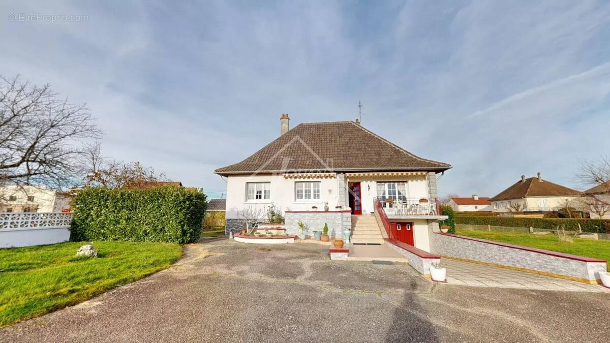 Maison à VARENNES-SUR-ALLIER