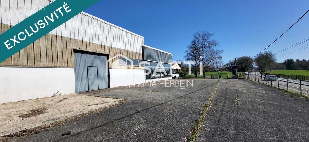 Photo 2 - Commerce à JONCHEREY