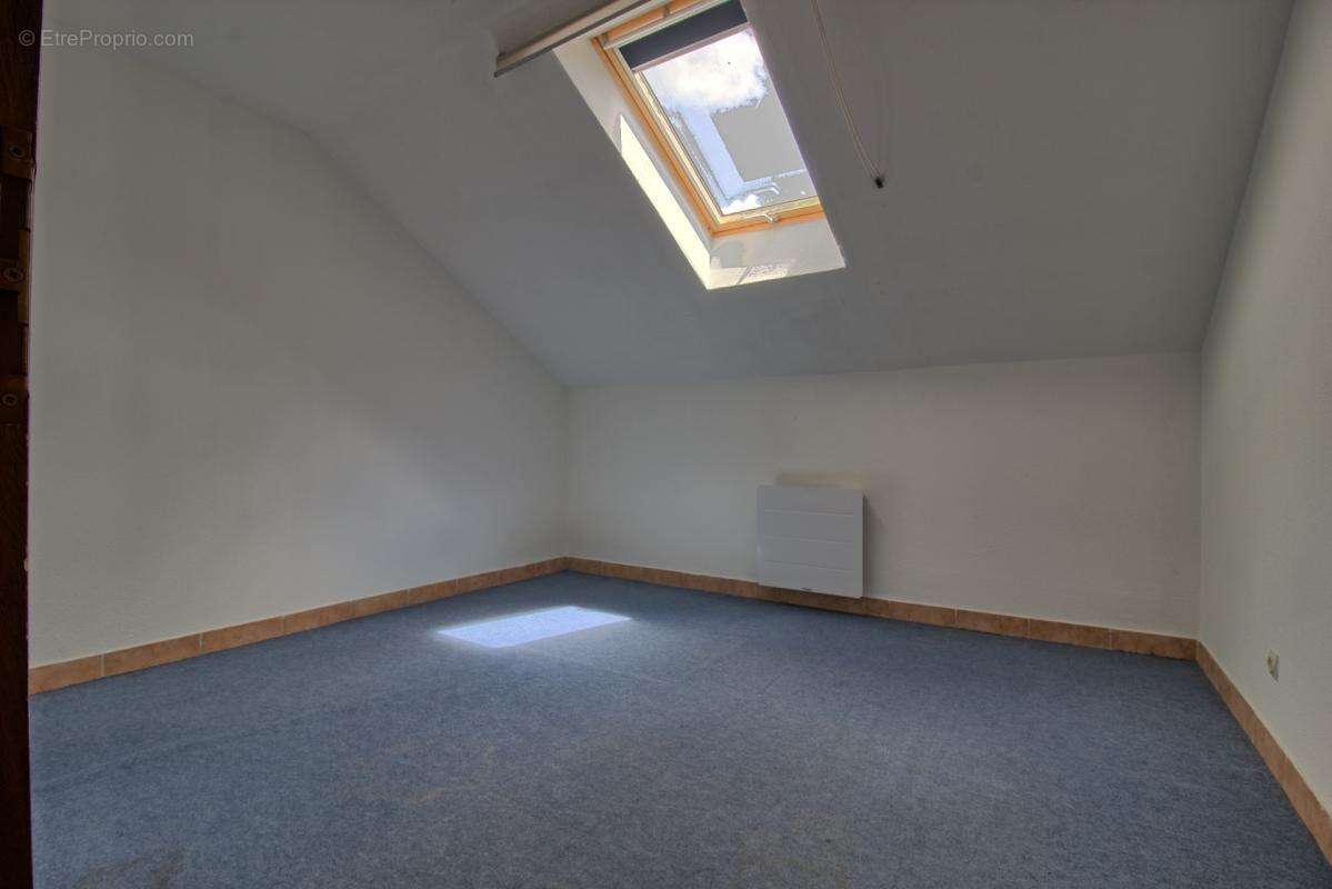Immeuble de rapport avec 2 appartements et une maison - photo 5